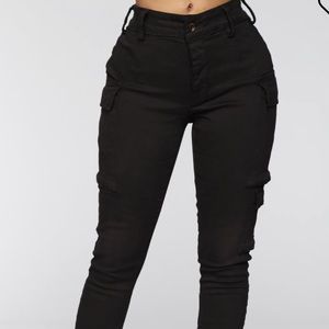 FASHION NOVA “Kalley” Cargo Pants